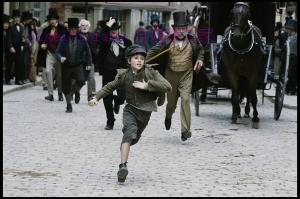 剧情电影《雾都孤儿》解说文案/剧情详述/解说教程/片源下载 20221108163449-636a85290b4ab.jpg