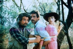 喜剧电影《上帝也疯狂2》解说文案/剧情详述/解说教程/片源下载 20221108163608-636a857899e1c.jpg