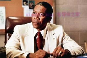 剧情电影《铁腕校长》解说文案/剧情详述/解说教程/片源下载 20221108164708-636a880cb6251.jpg