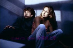 惊悚电影《玻璃屋》解说文案/剧情详述/解说教程/片源下载 20221108202508-636abb2480aed.jpg