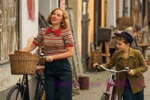 喜剧电影《乔乔的异想世界》解说文案/剧情详述/解说教程 20230717084125-64b4feb5120d1.jpg