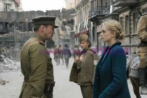 战争电影《柏林的女人》解说文案/剧情详述/解说教程 20230717084343-64b4ff3f1238f.jpg