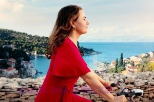 喜剧电影《在那遥远的小岛》解说文案/剧情详述/解说教程 20230809024210-64d2fd02bf896.jpg