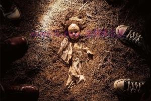 恐怖电影《圣餐娃娃的诅咒》解说文案/剧情详述/解说教程 20230809024251-64d2fd2bbe9be.jpg