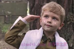 战争电影《小士兵》解说文案/剧情详述/解说教程 20230913132936-6501b9400e960.jpg