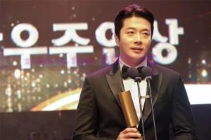 喜剧电影《开关》解说文案/剧情详述/解说教程 20231122024428-655d6b0c99411.jpg