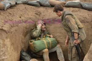 战争电影《有史以来最棒的啤酒运送》解说文案/剧情详述/解说教程 20240219055049-65d2ec3930edf.jpg