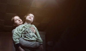 剧情电影《房间》解说文案/片源下载 20220325152621-623ddf1d912db.jpg