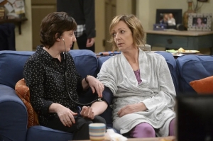 美剧《极品老妈 第二季》22集电视剧解说文案/片源下载(完结) 20220325153211-623de07bae440.jpg