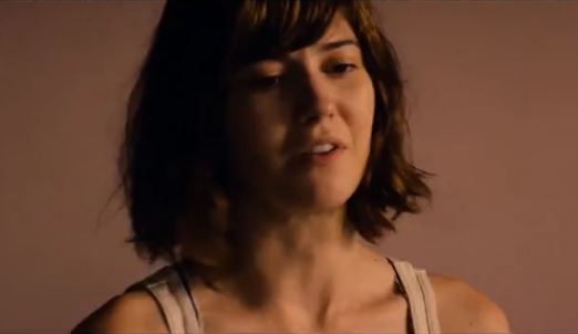 剧情电影《科洛弗道10号》解说文案及全剧下载 20220325161132-623de9b418d93.jpg