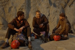 惊悚电影《岩脊求生》解说文案/片源下载 20220325164149-623df0cdd0981.jpg