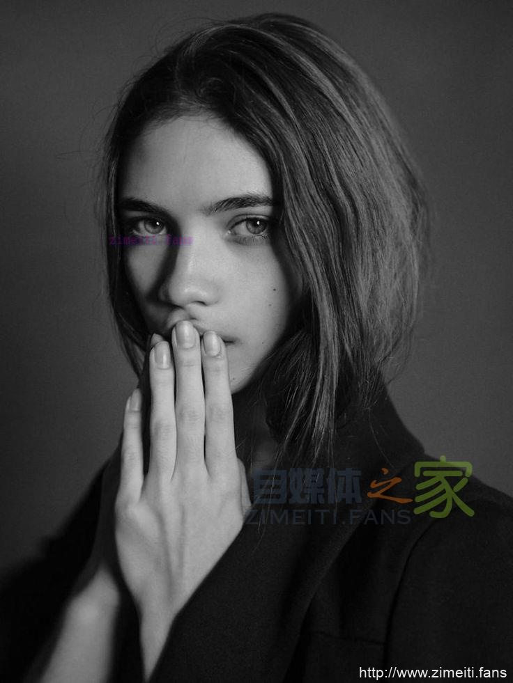 经典文案|单人脱口文案-做人要谦虚，多听听他人的意见-自媒体之家