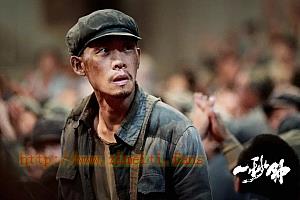剧情电影《一秒钟》解说文案/片源下载-自媒体之家