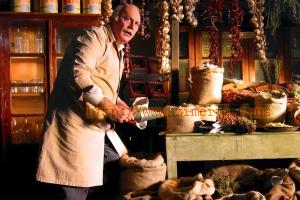 剧情电影《香料帝国》解说文案/片源下载 20220610053733-62a2d89dbf6da.jpg