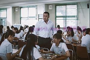 悬疑电影《邻里的人们》解说文案/剧情详述/解说教程/片源下载-自媒体之家